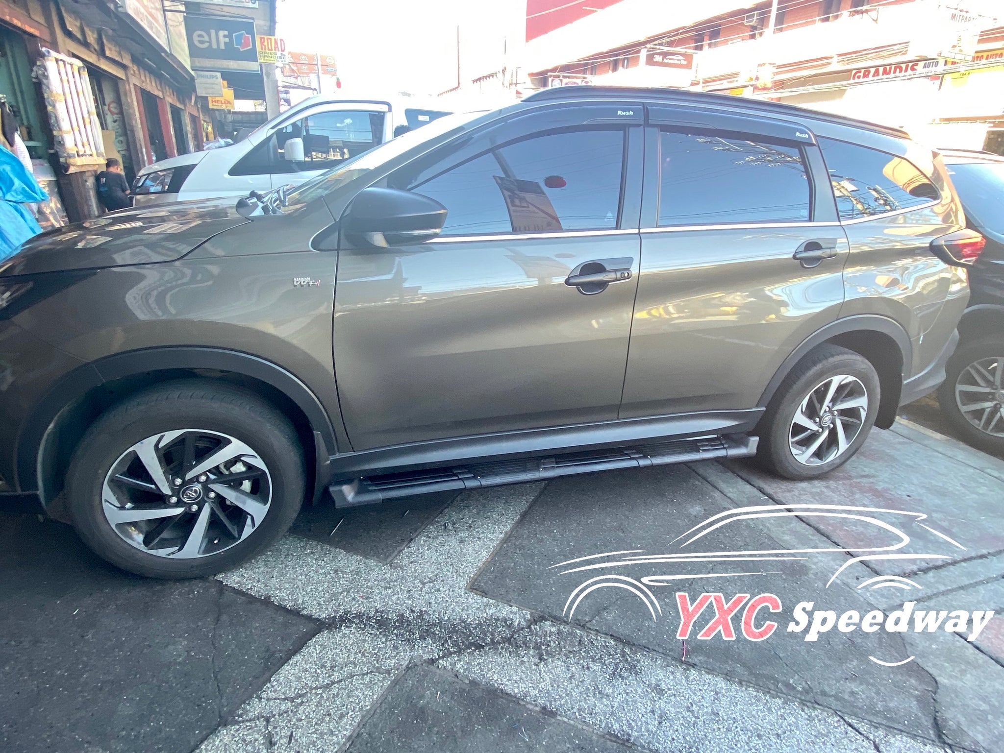 Toyota rush step board discount
